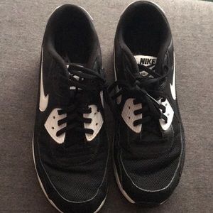 Women’s Nike Airmax